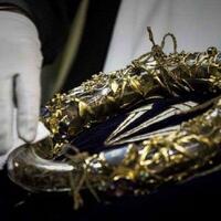 mahkota-duri-yang-dipakai-yesus-diselamatkan-dari-kebakaran-gereja-notre-dame