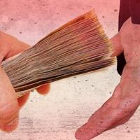 bawaslu-ott-pria-di-depan-posko-m-taufik-diduga-terkait-politik-uang