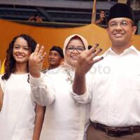 usai-nyoblos-anies-foto-tiga-jari-di-tps