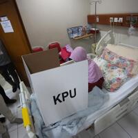 akomodir-hak-pilih-petugas-kpps-berkeliling-datangi-kamar-pasien-rscm