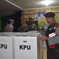 dua-artis-kasus-narkoba-gunakan-hak-pilih-di-rutan-polda-metro-jaya