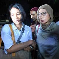 ratna-sarumpaet-dan-ramyadjie-priambodo-nyoblos-di-rutan-polda-metro