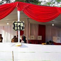 tps-tempat-prabowo-mencoblos-bernuansa-merah-putih