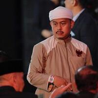 pa-212-kerahkan-massa-sujud-syukur-usai-jumatan-di-istiqlal