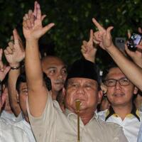 breaking-news-prabowo-klaim-menang-dan-sujud-syukur