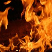 massa-mengamuk-dan-bakar-kantor-pos-tni-al-di-lhokseumawe