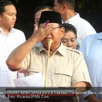 prabowo-klaim-menang-besar-hingga-sujud-syukur-sandiaga-ke-mana