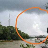 heboh-awan-berbentuk-wajah-menangis-saat-pencarian-korban-tenggelam