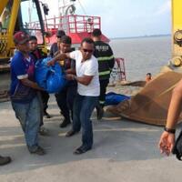 terjebak-di-bunker-kapal-pengangkut-pasir-4-abk-tewas