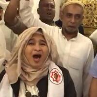 rayakan-klaim-kemenangan-neno-warisman-takbiran-di-kediaman-prabowo