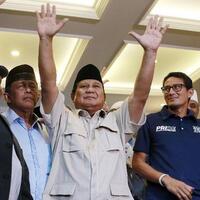 massa-pendukung-teriakkan--people-power--di-kediaman-prabowo