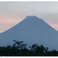 merapi-kembali-keluarkan-awan-panas-sejauh-11-kilometer