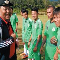 mendagri-pengunduran-diri-bupati-madina-dipandang-tak-lazim