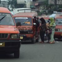 dua-trayek-angkutan-umum-di-bekasi-gunakan-aplikasi-online