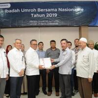 beri-penghargaan-reasuransi-nasional-umrohkan-mitra-bisnis