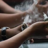 mencium-aroma-favorit-bisa-kurangi-kecanduan-merokok