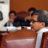 rocky-gerung-anggap-kegaduhan-dunia-maya-sama-dengan-dunia-nyata