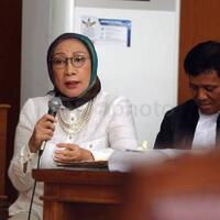 ratna-sarumpaet-nilai-kesaksian-rocky-gerung-dan-tompi-tak-penting