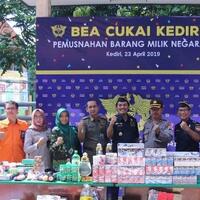 bea-cukai-musnahkan-barang-barang-ilegal