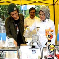 bupati-serang-mendadak-jadi-barista