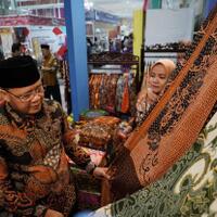 besurek-kian-bersolek-batik-bengkulu-pamer-di-inacraft-2019
