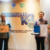 pt-dian-swastatika-sentosa-raih-3-penghargaan-dari-kemenaker