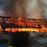 100-lapak-pasar-magangan-ludes-terbakar