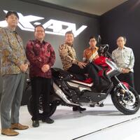 skutik-gede-adventure-pertama-indonesia-honda-x-adv-hadir-di-iims-gan