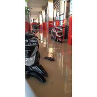 banjir-kiriman-bogor-juga-rendam-kantor-dan-sekolahan-di-tangerang