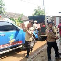 cisadane-meluap-3-wilayah-di-tangsel-terendam-banjir