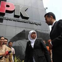 khofifah-diperiksa-selama-empat-jam-terkait-kasus-rommy