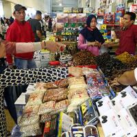 jelang-ramadhan-pedagang-di-pasar-tanah-abang-alami-kenaikan-omzet