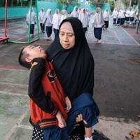 fauzan-siswa-pengidap-pelemahan-otot-di-tangsel-meninggal-dunia