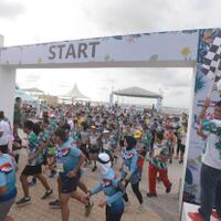 ada-yang-beda-dalam-lomba-koran-sindo-dan-sindonewscom-beach-run-di-ancol