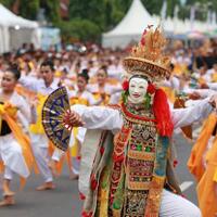 tarian-kolosal-telek-jumpai-warnai-pembukaan-festival-semarapura