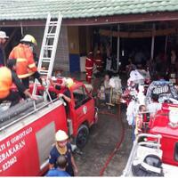 supermarket-firgo-di-gorontalo-terbakar