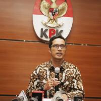 bupati-talaud-sri-wahyumi-tiba-di-gedung-kpk