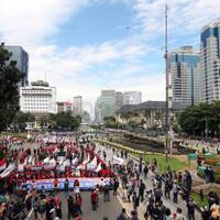 aksi-may-day-selesai-jalan-merdeka-barat-dan-selatan-dibuka