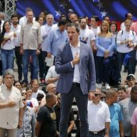 kudeta-venezuela-juan-guaido-serukan-gulingkan-pemerintahan-maduro