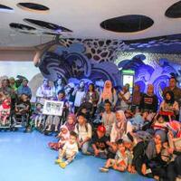 agung-podomoro-ajak-anak-anak-disabilitas-ke-jakarta-aquarium