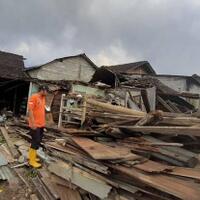 diterjang-angin-kencang-rumah-warga-temanggung-roboh