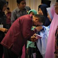 selalu-displin-dan-berprestasi-sejak-remaja-kini-sukses-menjadi-wali-kota-dua-periode