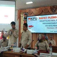 rapat-rekapitulasi-pemilu-di-kpu-kota-pekalongan-diwarnai-protes