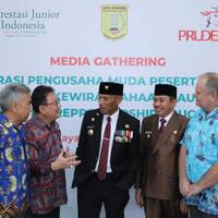 prudential-kembangkan-60-entepreneur-sejak-dini-di-papua