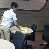 anti-merengek-bocah-seorang-vice-president-kerja-menjadi-ob-demi-beli-member-game