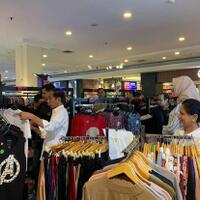 jelang-ramadhan-jokowi-ngemal-bareng-iriana-di-botani-square