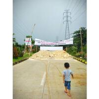 5-bulan-ditutup-warga-katulampa-desak-pemkot-buka-jalan-r3