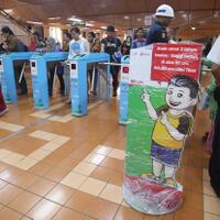 ramadhan-kci-izinkan-penumpang-buka-puasa-di-commuter-line