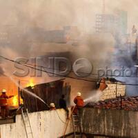 kebakaran-di-pademangan-10-unit-mobil-damkar-dikerahkan