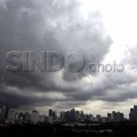 akhir-pekan-ini-cuaca-jakarta-berawan-tebal-sore-berpotensi-hujan-ringan